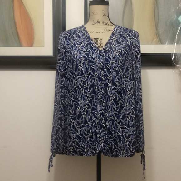 Draper James Tops - 🎈 Draper James Blouse, EUC, Sz 6